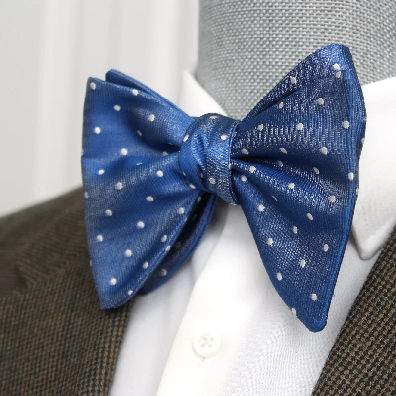 Classic men's tie with deep blue tone for formal wear-Big Butterfly Blue Polka Dot Bow Tie