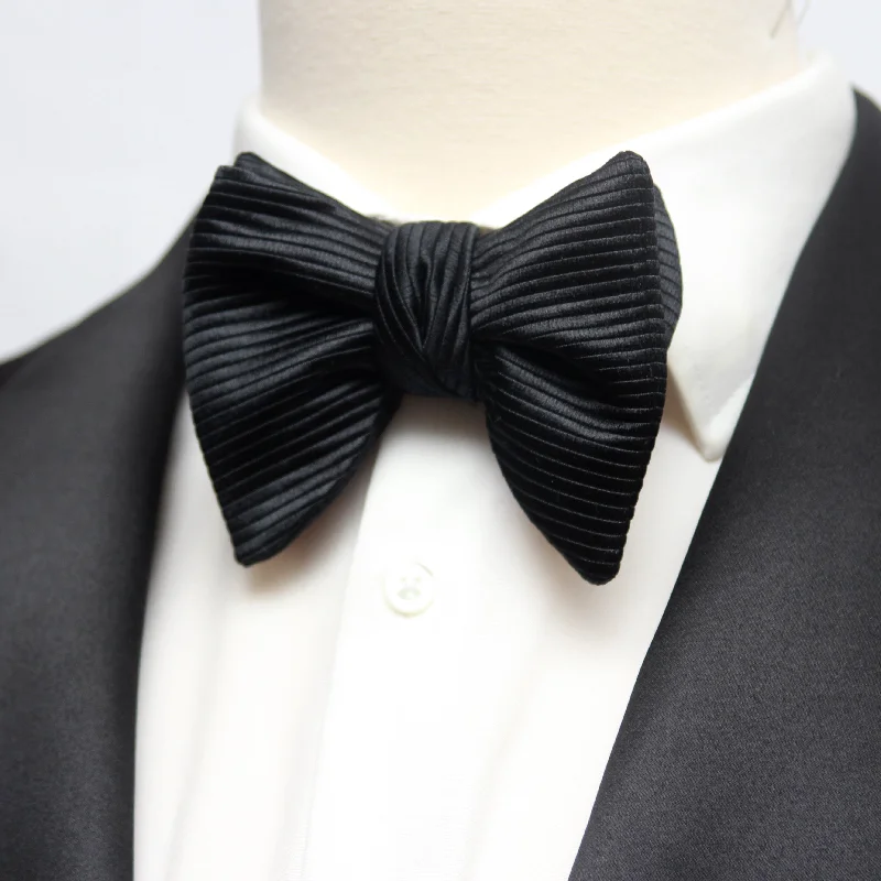 Stylish men's tie with vibrant hues for formal functions-Butterfly Self-tied Black Silk Bow Tie