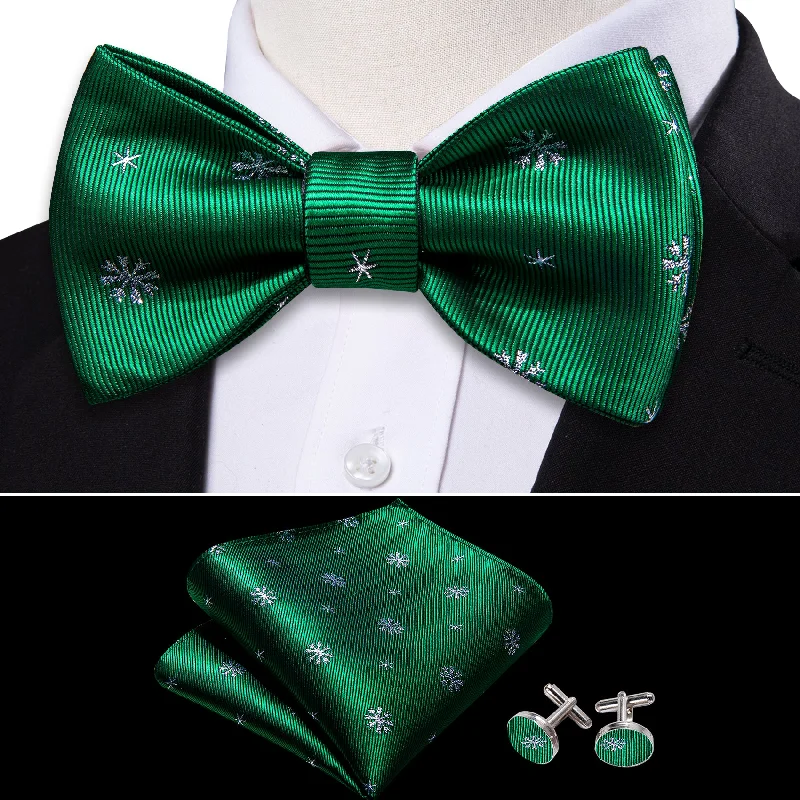 Men's tie with fine geometric pattern for business wear-Christmas Green White Snowflake Silk Self Tie Bow Tie Hanky Cufflinks Set