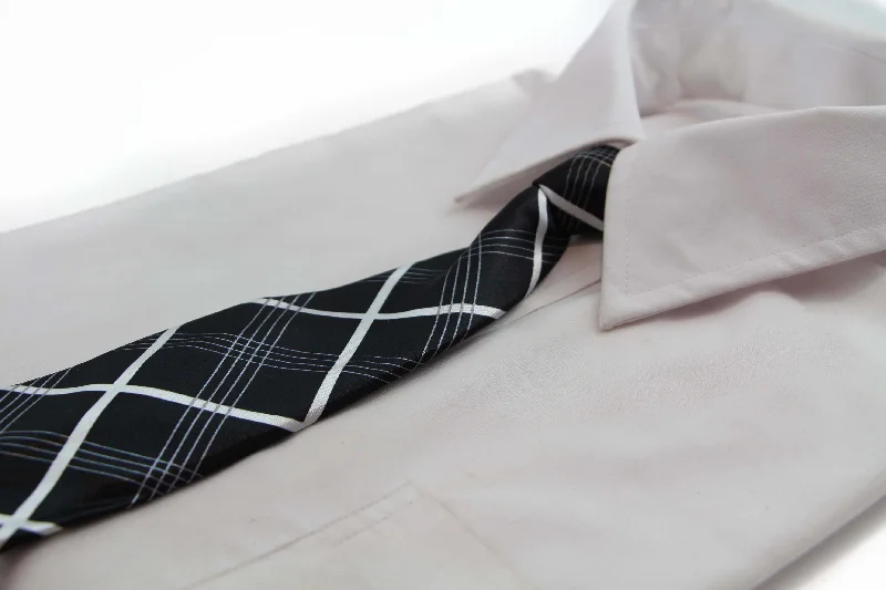 Men's tie with subtle accents for a refined look-Kids Boys Black & White Patterned Elastic Neck Tie - Criss Cross Black