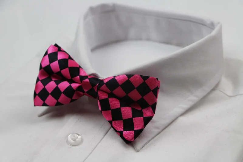 Luxury men's tie for a classic business look-Mens Pink & Black Checkered Block Patterned Bow Tie