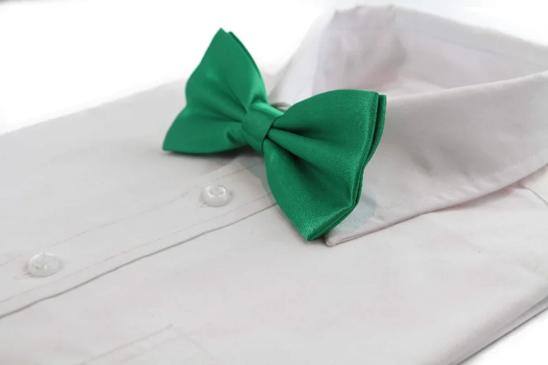 Best men's tie for professional job interviews-Mens Green Solid Plain Colour Bow Tie