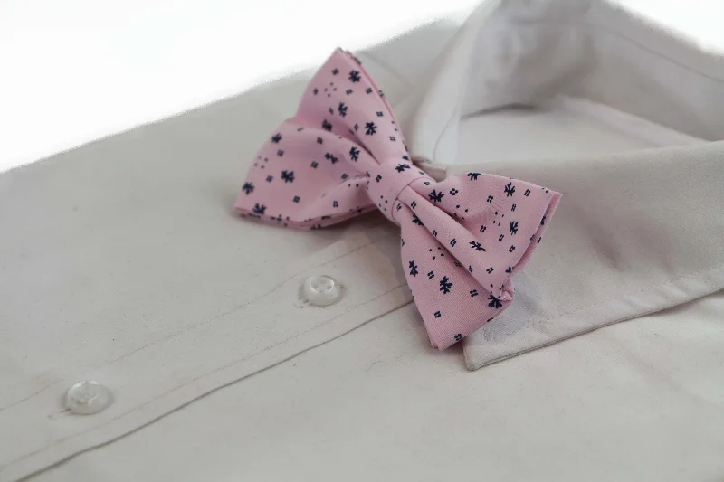 Men's tie with fine satin texture for office wear-Mens Light Pink Preppy Leaf & Dots Patterned Cotton Bow Tie