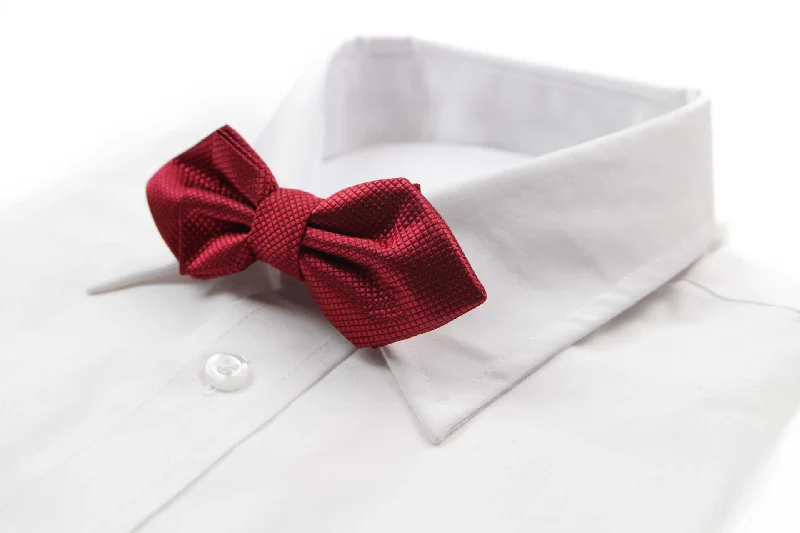 Men's tie for professional dinner events with smooth finish-Mens Maroon Diamond Shaped Checkered Bow Tie