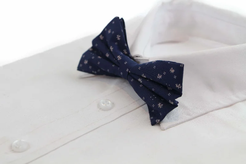 Men's tie with bold color contrasts for formal wear-Mens Navy Preppy Leaf & Dots Patterned Cotton Bow Tie