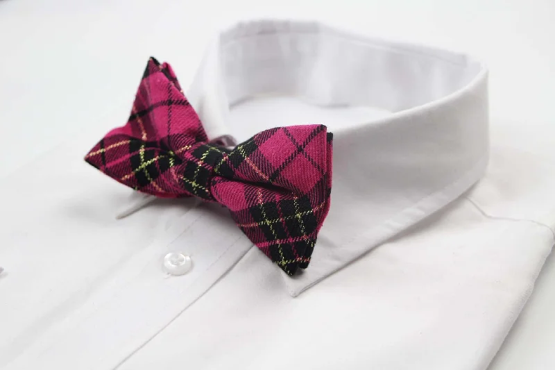 Stylish men's tie for creative professionals-Mens Pink Tarten Patterned Bow Tie With Tinsel