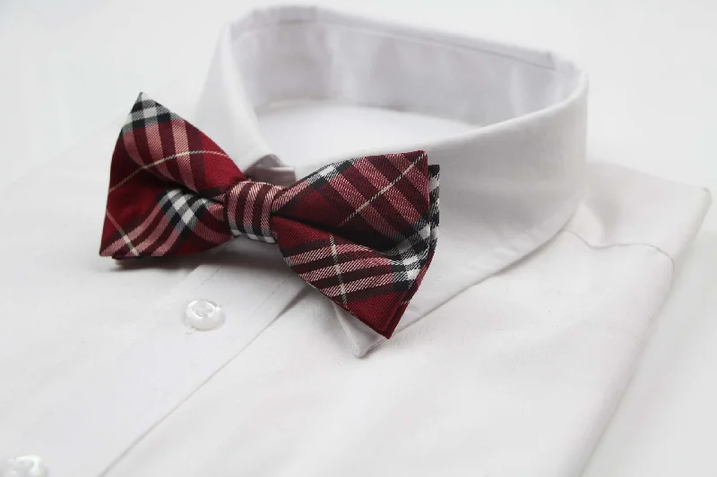 Stylish men's tie with colorful stripes for formal gatherings-Mens Red Plaid Patterned Bow Tie