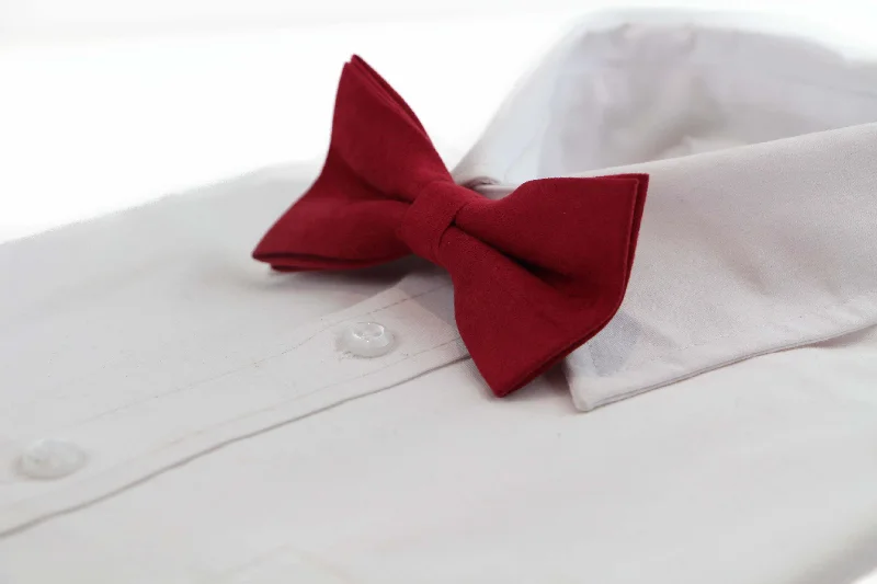 Stylish men's tie for creative professionals-Mens Red Velvet Plain Colour Bow Tie