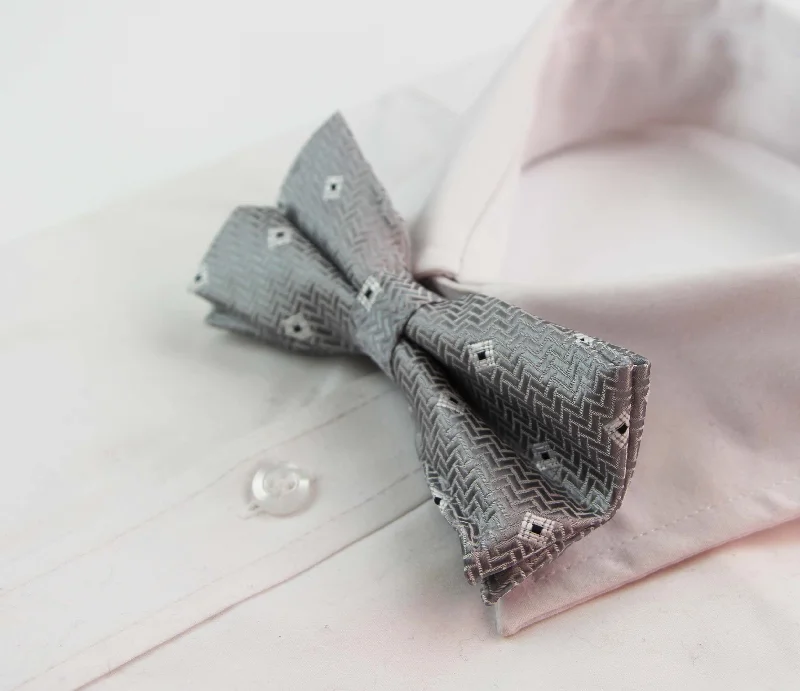 Classic men's tie with fine geometric design-Mens Silver Patterned Bow Tie