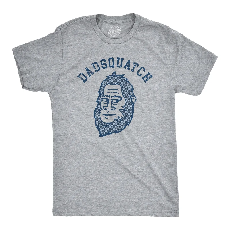 men's shirts with subtle patterns for understated elegance-Dadsquatch Men's T Shirt